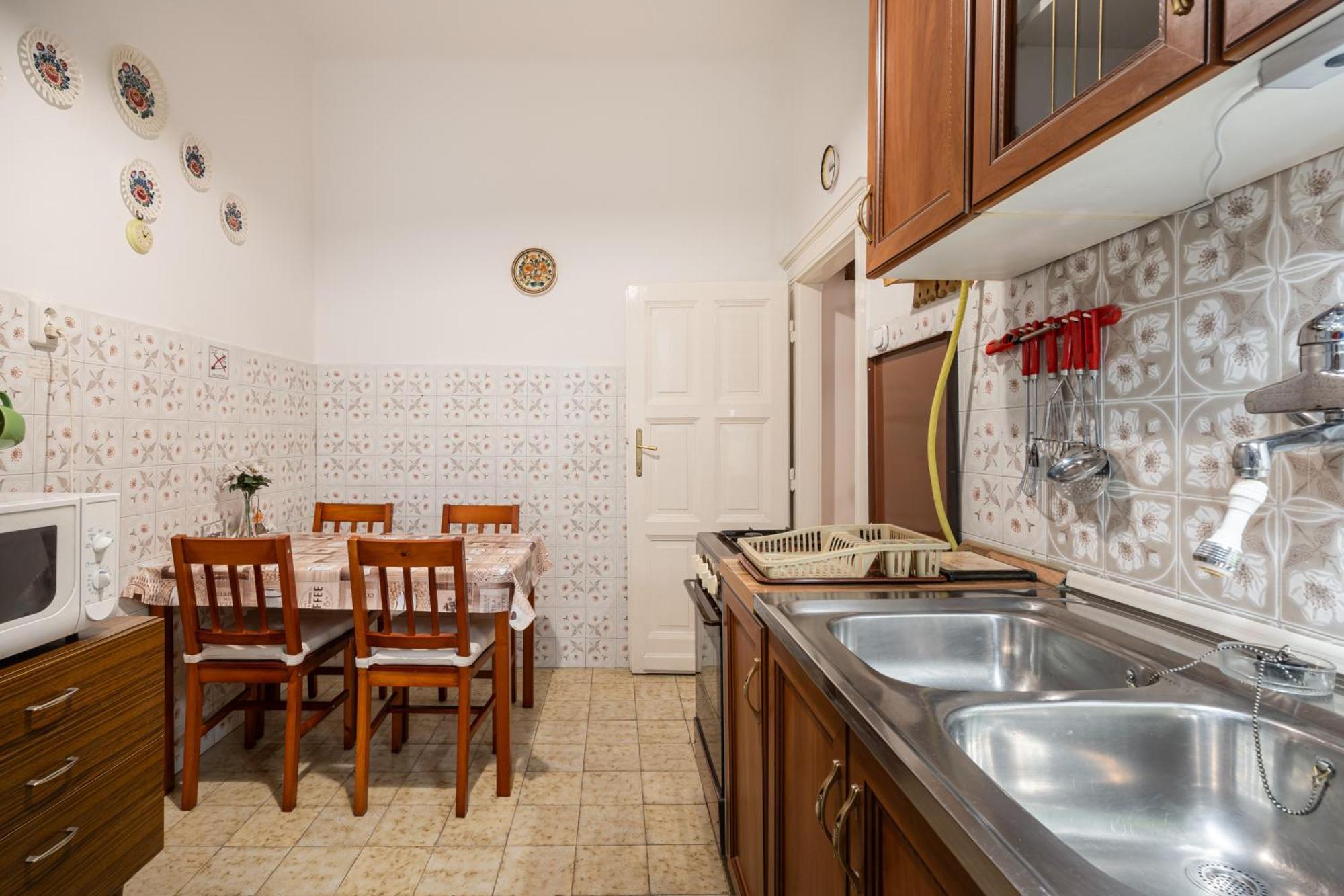 Bpr W21 Retro Home With Balcony Βουδαπέστη Εξωτερικό φωτογραφία