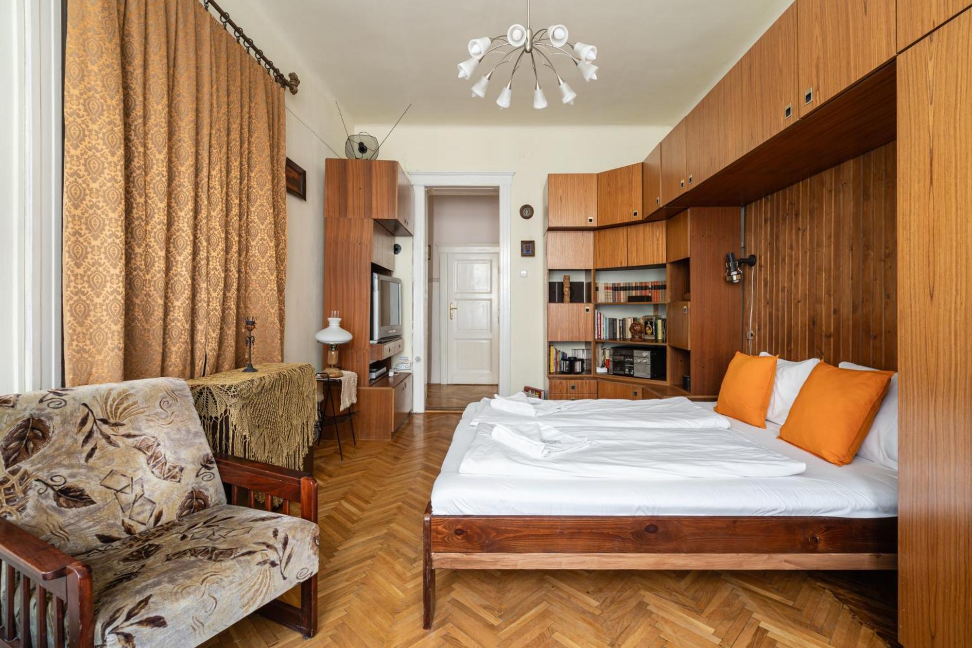 Bpr W21 Retro Home With Balcony Βουδαπέστη Εξωτερικό φωτογραφία
