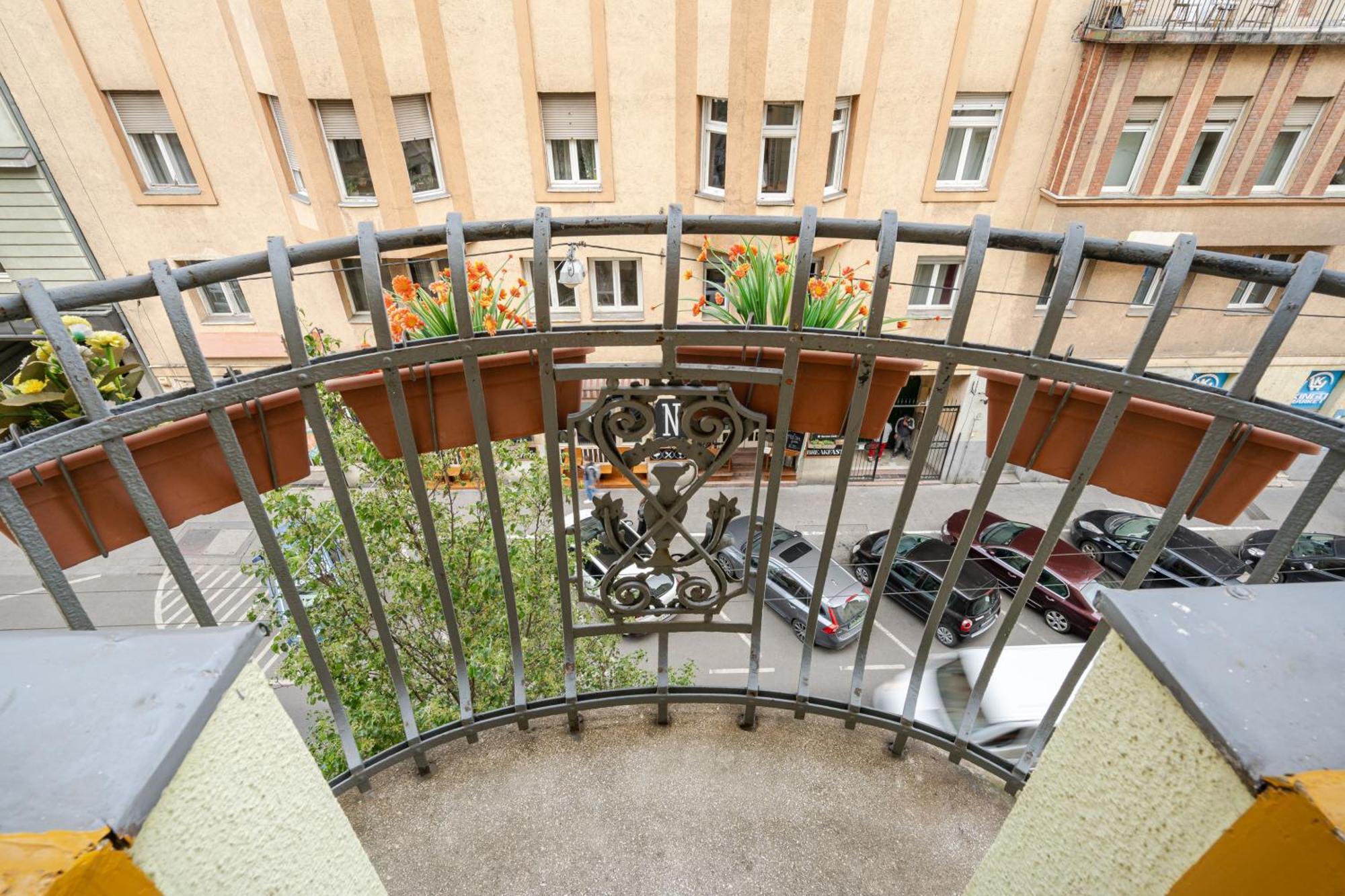 Bpr W21 Retro Home With Balcony Βουδαπέστη Εξωτερικό φωτογραφία