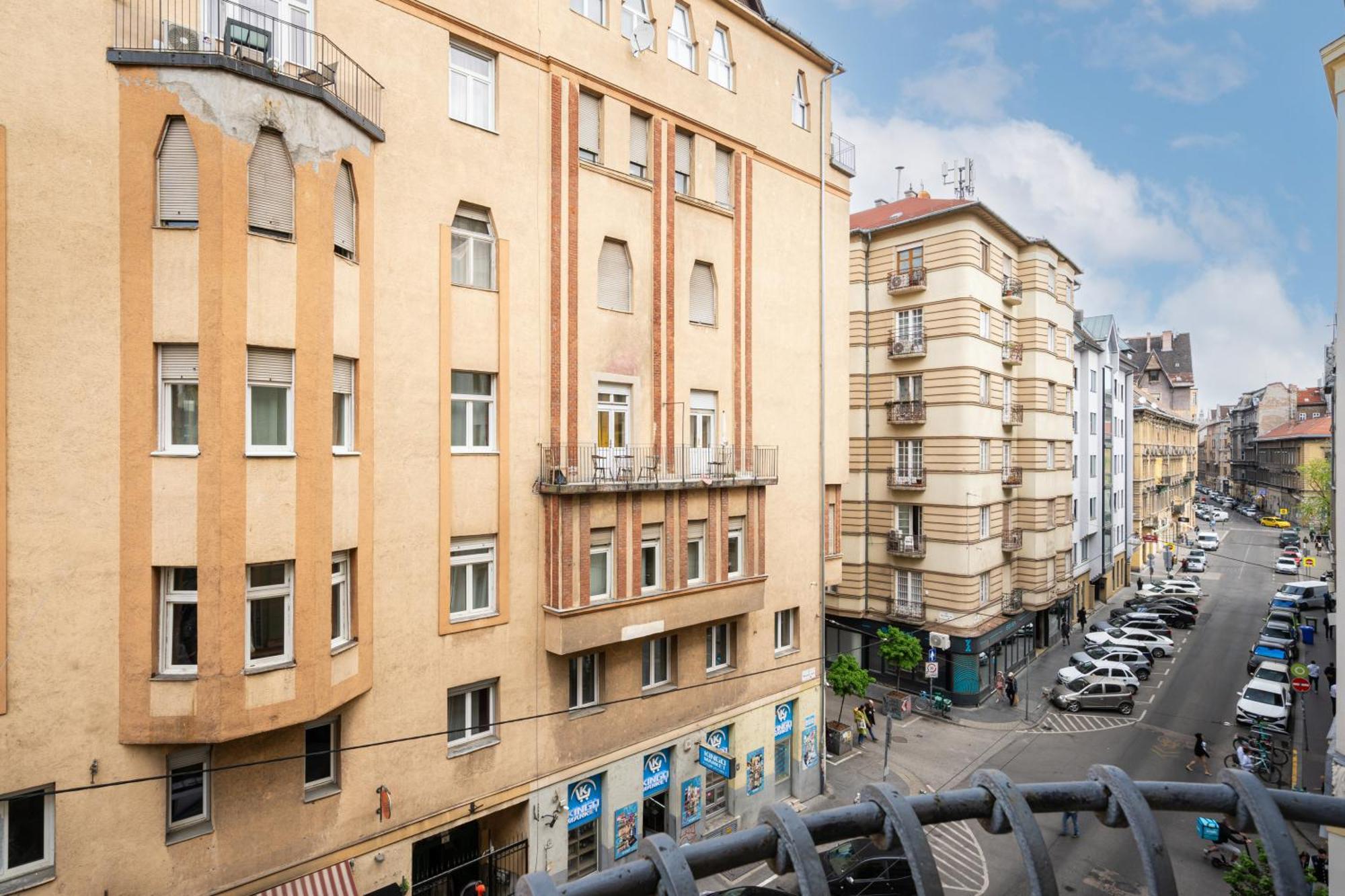 Bpr W21 Retro Home With Balcony Βουδαπέστη Εξωτερικό φωτογραφία