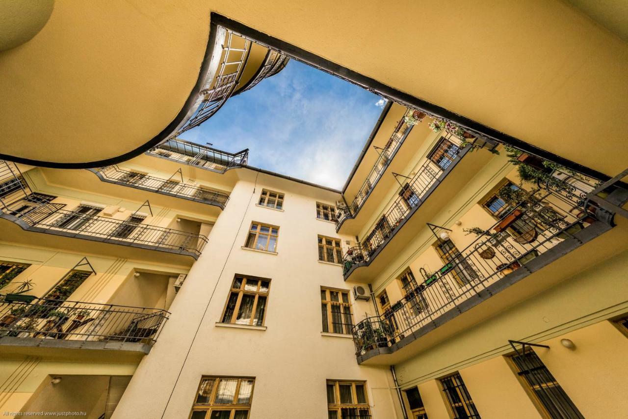 Bpr W21 Retro Home With Balcony Βουδαπέστη Εξωτερικό φωτογραφία