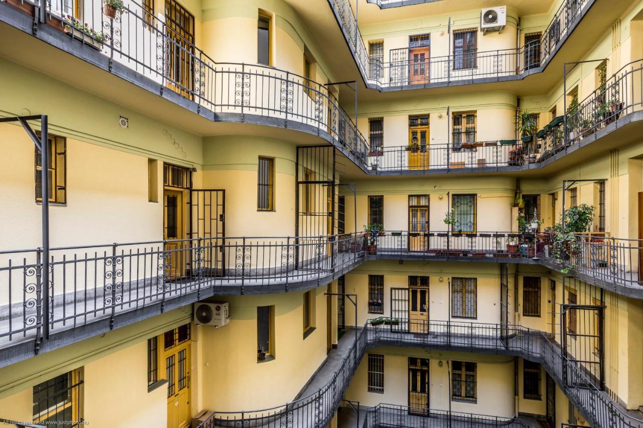 Bpr W21 Retro Home With Balcony Βουδαπέστη Εξωτερικό φωτογραφία